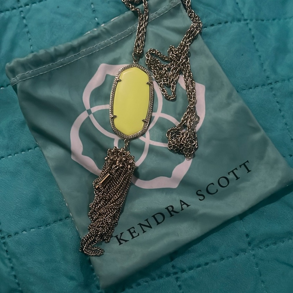 Kendra Scott necklace